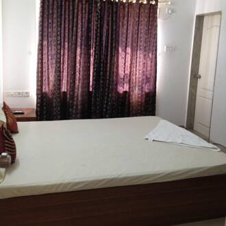 10blossoms Service Apartment Koregaon Park, Pune 2
